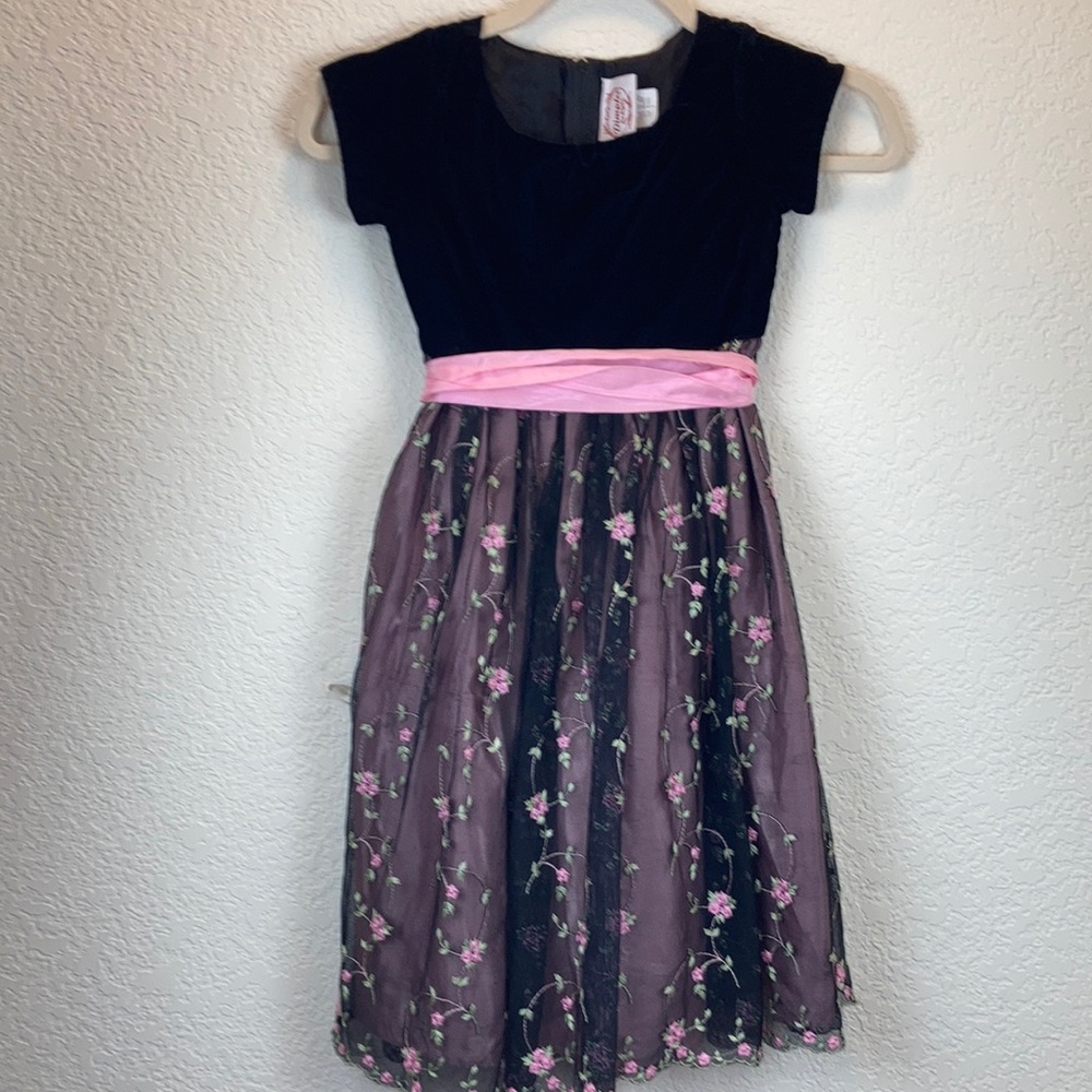 *Dimples Black Velour Top Black Floral Mesh Lace Overlay Short Sleeve Dress C103